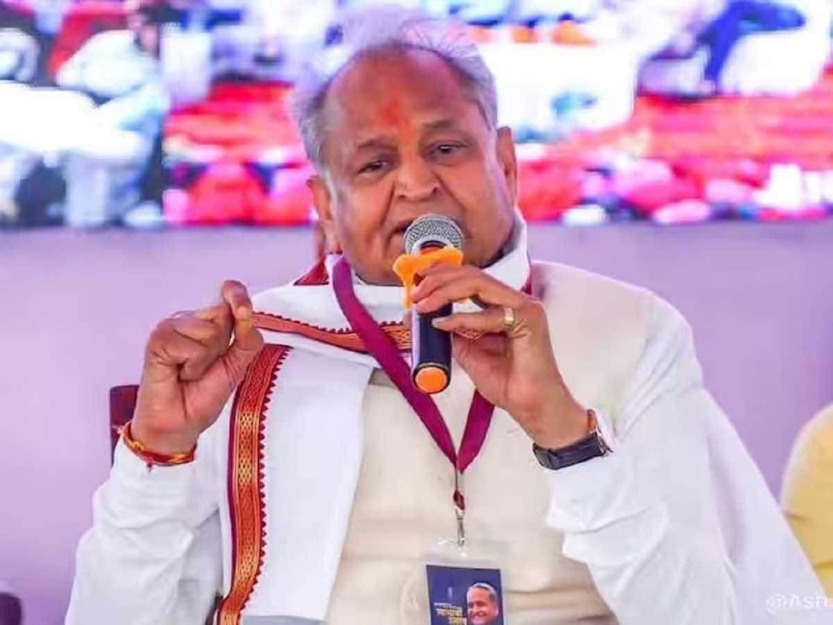 गहलोत ने महादेव एप एवं लाल डायरी मामले में जांच की मांग की